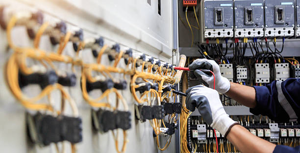 Professional Electrician technician working in Dardenne Prairie, MO